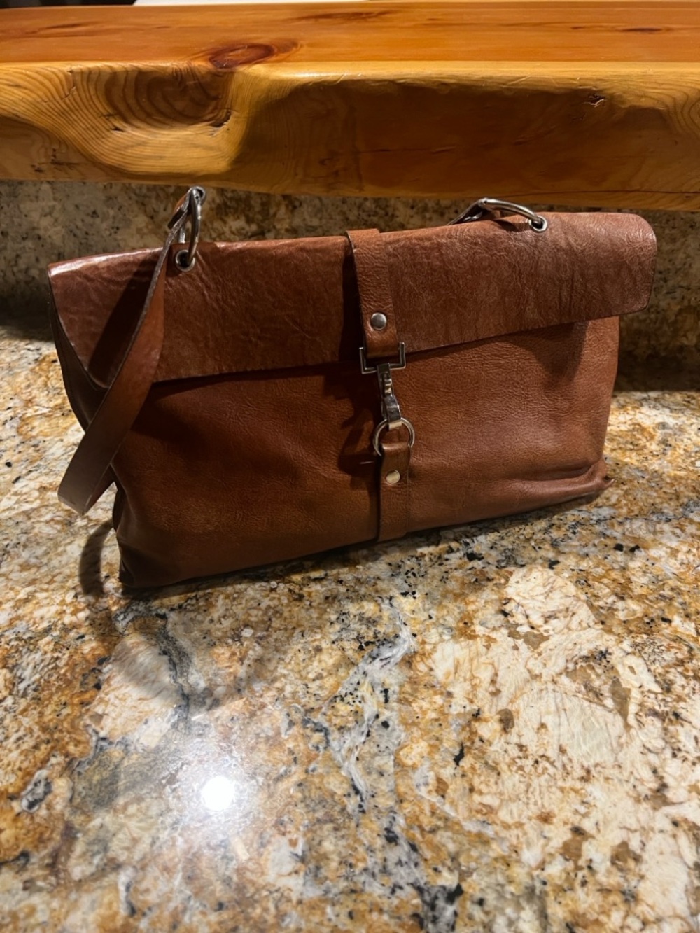 Vintage Vin Baker Tan Leather Bag - Classic Leather Design